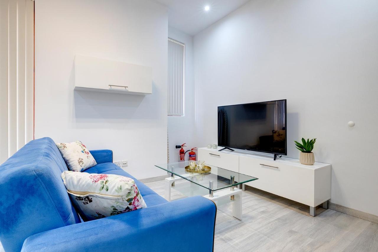 Picturesque Sliema Pad Steps From The Seafront Apartment Ngoại thất bức ảnh